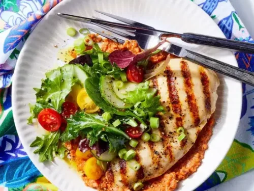 Пилешко Филе на Грил с Пекан и Сос Ромеско