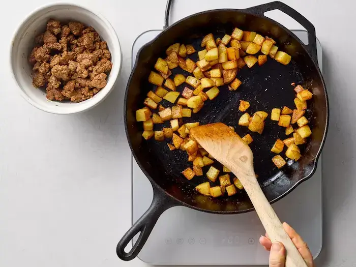 Стъпка 1 - Телешко Мляно Месо със Зеленчуци на Тиган